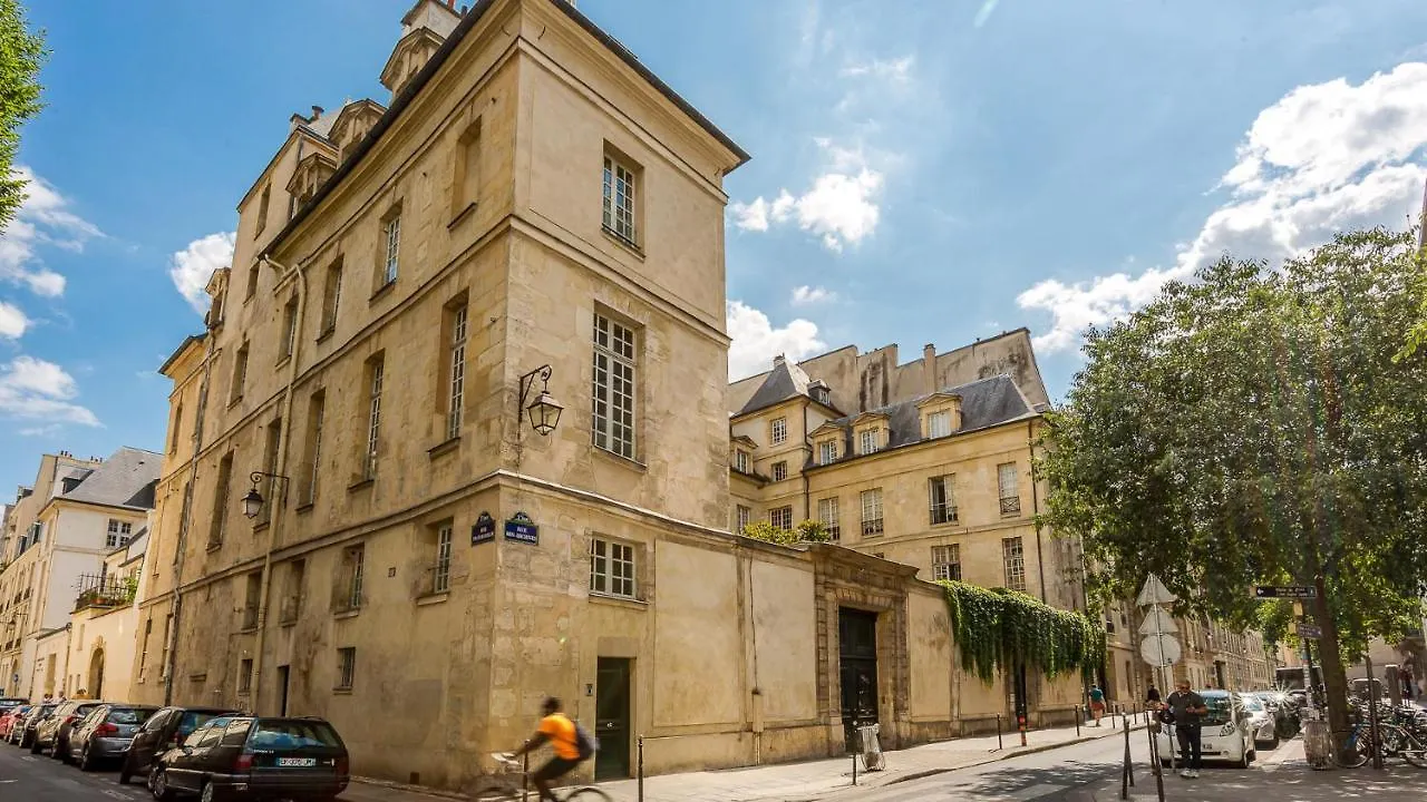 Merveil - Luxury - Marais - Archives I Paříž