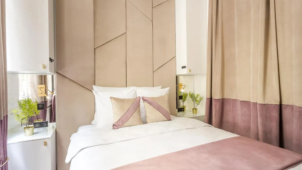 Merveil - Luxury - Marais - Archives I Paříž